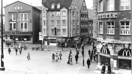 1974 eröffnete im Riegele-Haus am Königsplatz die erste McDonald's-Filiale in Augsburg.