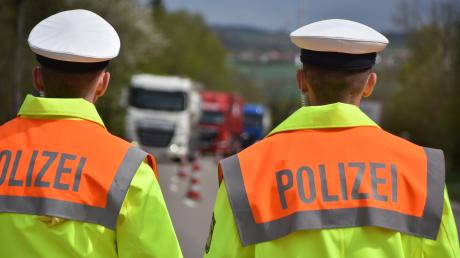 Auf der A96 bei Wiedergeltingen hat die Autobahnpolizei eine Großkontrolle durchgeführt. Im Fokus waren Lkw, Busse und Kleintransporter. (Symbolfoto) 