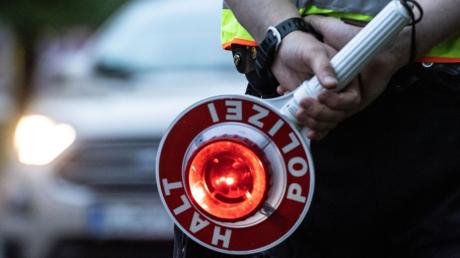 Bei Krumbach hat die Polizei einen 37-Jährigen ohne Führerschein gestoppt.
