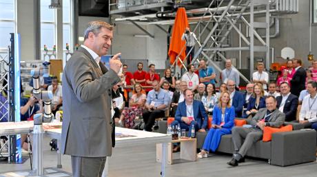 Seit vergangenem Jahr befindet sich in Landsberg ein Technologietransferzentrum der Technischen Hochschule Augsburg. Ministerpräsident Markus Söder kam zur Inbetriebnahme des Experimentierfelds.