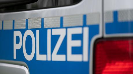 Die Polizei Neuburg sucht Zeugen für einen tätlichen Angriff. 