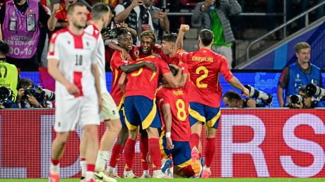 Die spanische Nationalmannschaft hatte gegen Georgien nur anfangs ein bisschen Mühe, siegte dann aber souverän. 
