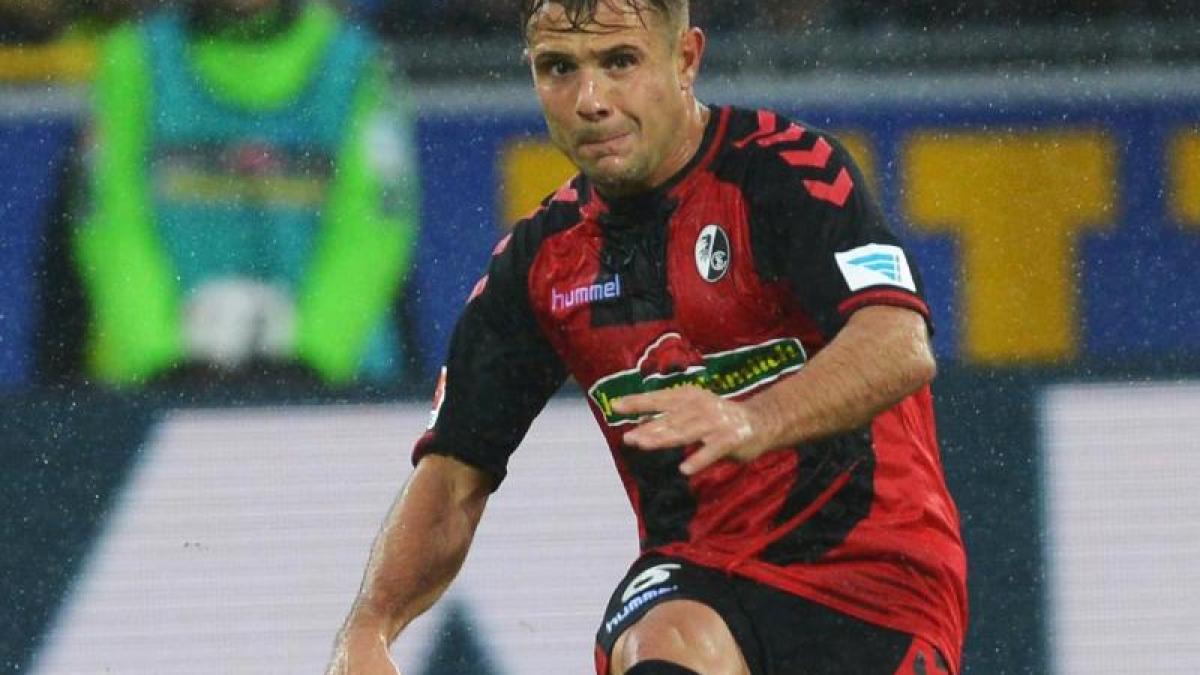 Albanischer Nationalspieler Sc Freiburg Verlangert Mit Amir Abrashi Augsburger Allgemeine