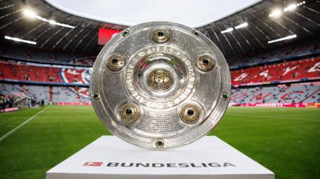 Die Bundesligasaison 24/25 geht in ihre 62. Spielzeit. Wo kann man die Spiele sehen? Hier finden Sie eine Übersicht mit allen Infos rund um Übertragung im Free-TV und Stream.