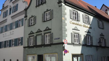 Ein markantes Gebäude am westlichen Beginn der Dillinger Königstraße ist die ehemalige Casuisten-Bäckerei. Das Haus stand lange Jahr leer. Jetzt wird es von den Grünen wiederbelebt. 