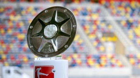 Wo kann man die Spiele der 2. Bundesliga 2024/25 sehen? Hier finden Sie alle Infos rund um die Übertragung im TV und Stream.