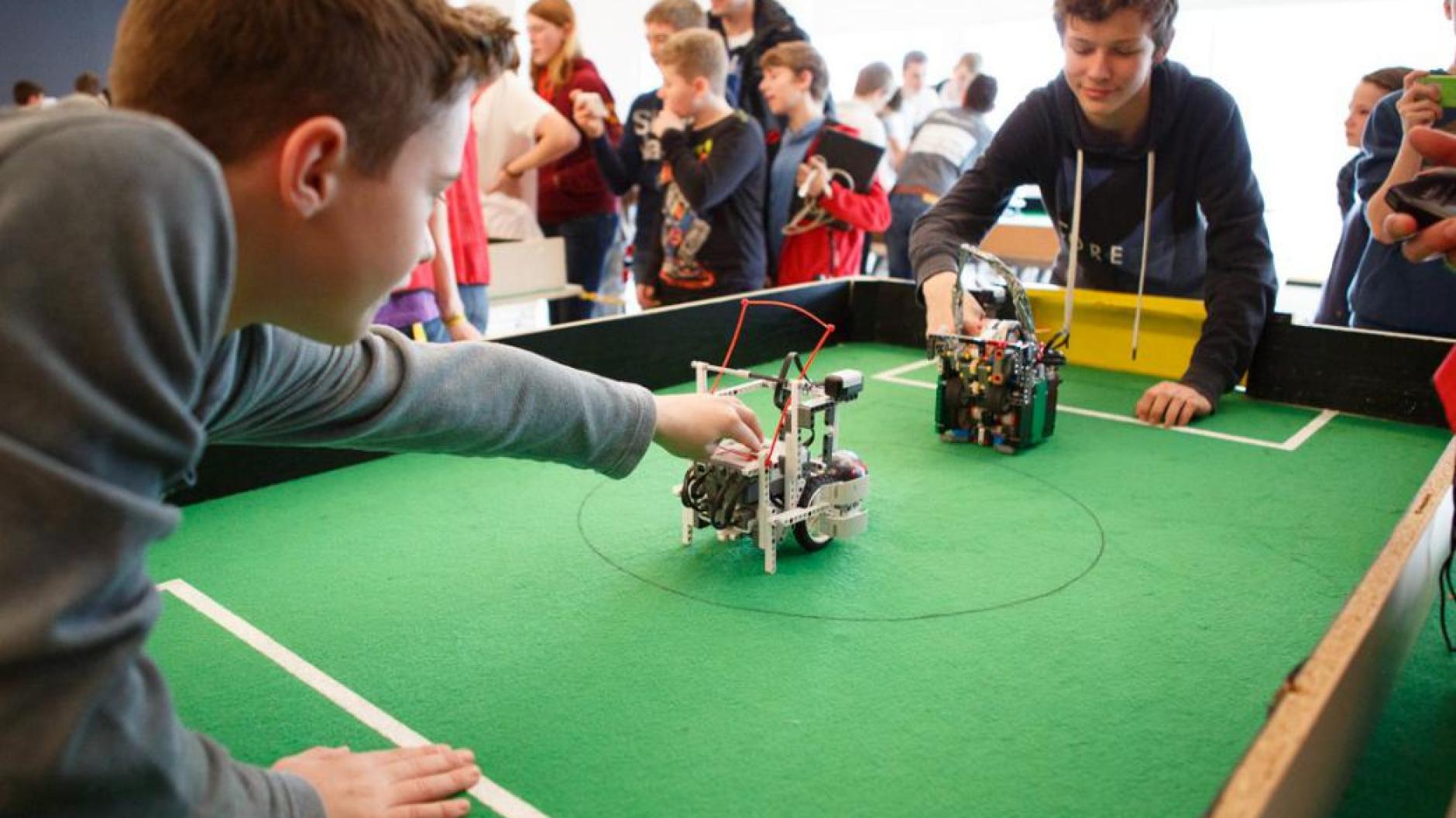 RoboCup Junior Mit dem selbst gebauten Roboter zum Sieg