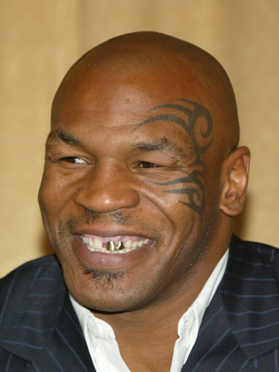 Mike Tyson улыбается