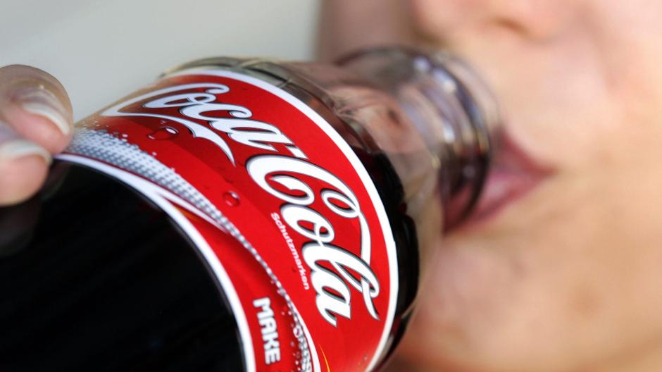 Aggregaat Effectief vragenlijst Coca-Cola: 10 Liter Cola am Tag: Neuseeländerin stirbt an Herzproblemen