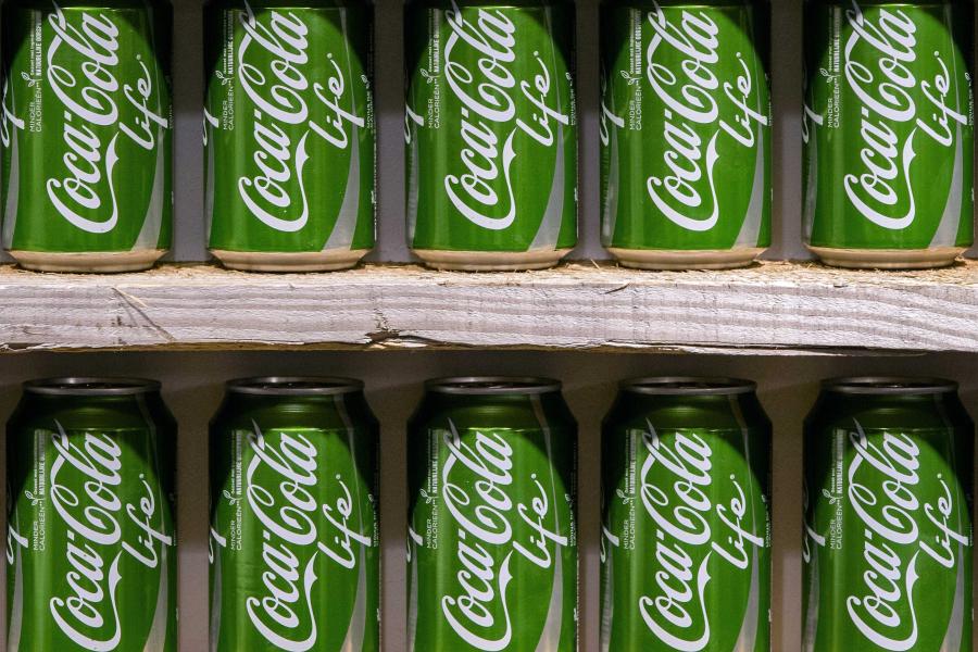 Zucker Und Stevia Grune Coca Cola Life Trotz Stevia Zu Hoher Zuckeranteil Augsburger Allgemeine