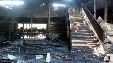 Das Innere des Caritas-Sozialzentrums ist komplett ausgebrannt. Es war vermutlich Brandstiftung.