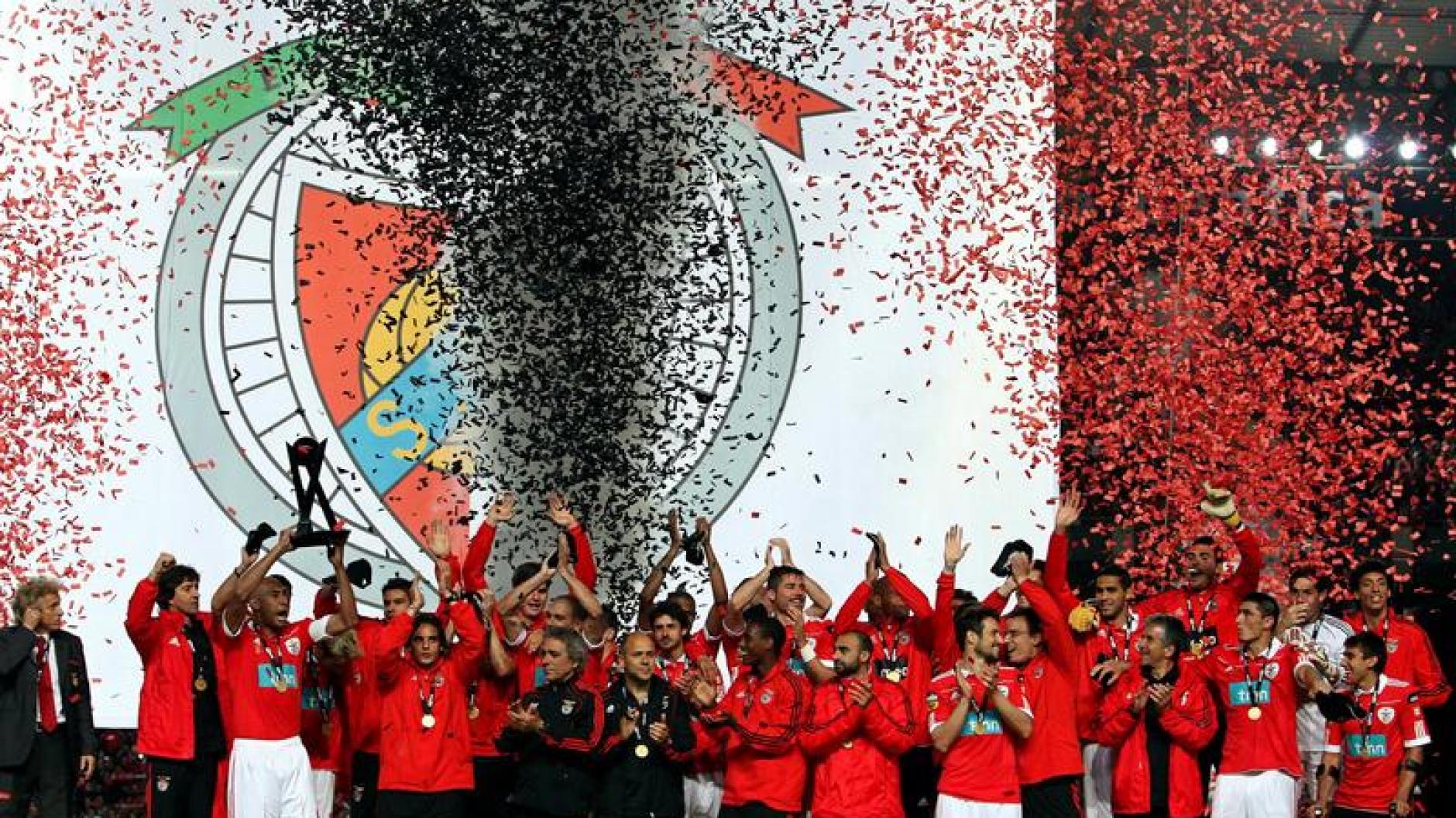 Fußball: Benfica Lissabon holt Liga-Pokal in Portugal ...