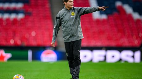 Dortmunds Trainer Edin Terzic vor dem Champions League Finale in London.