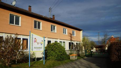 Der Anbau an den Kindergarten in Billenhausen ist die favorisierte Lösung für ein Schützen- und Musikvereinsheim. Die Vereinsmitglieder machen die Stadt für Verzögerungen beim Bau des Vereinsheims verantwortlich. 	
