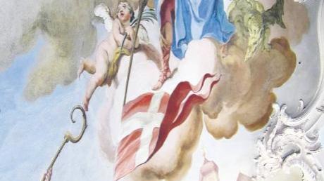 Der heilige Georg schwebt am Himmel über St. Georgen, das zeigt das Deckenfresko über dem Chor. 