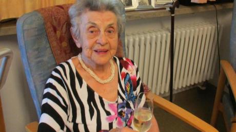 Irmgard Dering feierte vor Kurzem im Kreisseniorenheim Theresienbad in Greifenberg ihren 100. Geburtstag. 