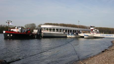 Die neue Utting ist von der Lux-Werft und Schifffahrt GmbH in Niederkassel zum Ammersee unterwegs.