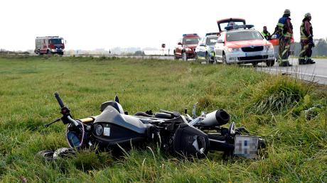 Eine 16 Jahre alte Mopedfahrerin aus Kaufering ist am Montag beim Zusammenstoß mit einem Auto lebensgefährlich verletzt worden.