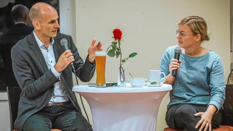 Bürgermeisterkandidat trifft Fraktionssprecherin im Landtag: Dr. Patrick Heißler im Gespräch mit Katharina Schulze. 