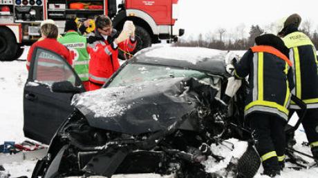 Ein schwerer Unfall passierte auf der B25 zwischen Möttingen und Nördlingen. Bild: Dieter Mack