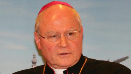 Bischof Konrad Zdarsa plant gravierende Änderungen für die katholischen Pfarreien.