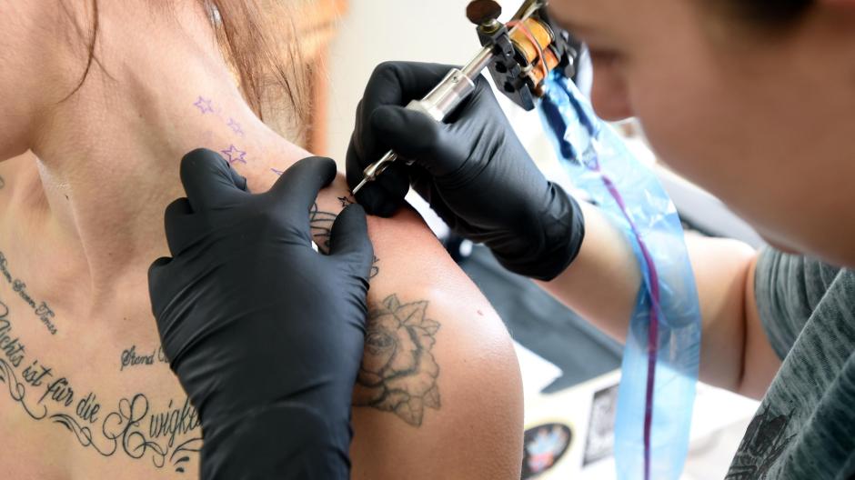 Ausbildung Sind Tattoos Ein Karrierekiller Mindelheimer Zeitung