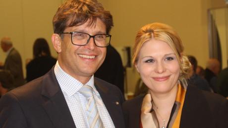 Zur Nominierungsversammlung in Mindelheim brachte CSU-Landratskandidat Rainer Schaal seine Frau Alexandra mit. 	