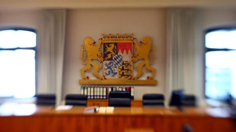 Ein 34-Jähriger muss sich vor dem Landgericht in Memmingen wegen sexuellen Missbrauchs von Kindern verantworten. 	