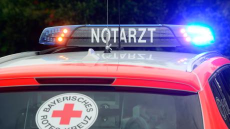 Tödlicher Verkehrsunfall auf der Weißenburger Straße von Eichstätt: Eine 76-jährige Eichstätterin erlag am Vormittag ihren Verletzungen, teilt die Polizei mit. 