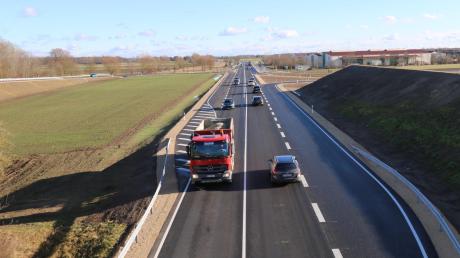 Die B16 soll zwischen Neuburg und der Autobahn-Anschlussstelle vierspurig ausgebaut werden. In Weichering gibt es über diese Pläne genauso kritische Stimmen wie in Neuburg und Manching.  	