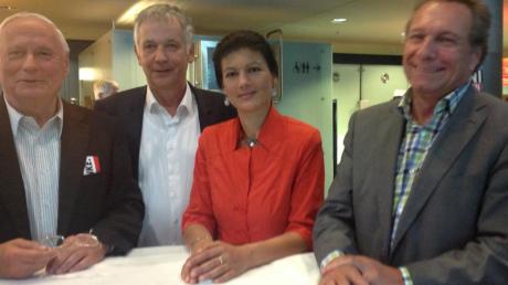 Linke-Kreisvorsitzender Manfred Seel (Zweiter von links) mit Oskar Lafontaine, Sahra Wagenknecht und Klaus Ernst.  
