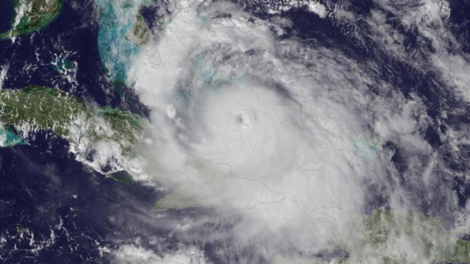Wirbelsturm Hurrikan Matthew Gewinnt An Strake Und Nimmt Kurs Auf Florida Augsburger Allgemeine