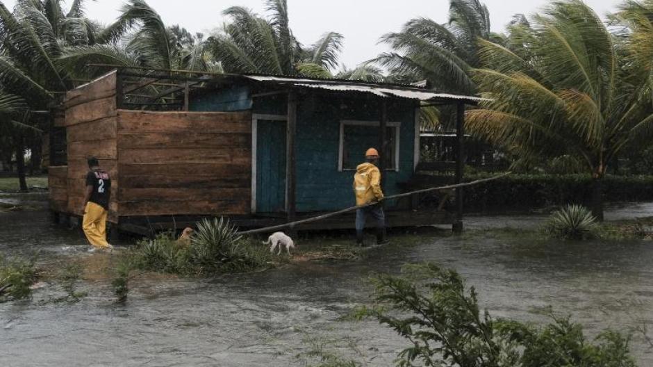 Rund 30 000 Menschen Evakuiert Erdrutsche Und Hochwasser Hurrikan Eta Trifft Nicaragua Augsburger Allgemeine
