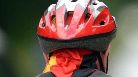 Sein Fahrradhelm hat einen 14 Jahre alten Radfahrer bei einem Unfall nahe Bellenberg geschützt.