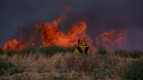 Kampf gegen die Flammen in Kalifornien (Archivbild).