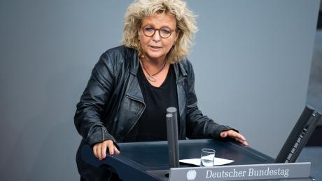 Beate Müller-Gemmeke (Bündnis 90/Die Grünen) spricht in der Plenarsitzung im Deutschen Bundestag.