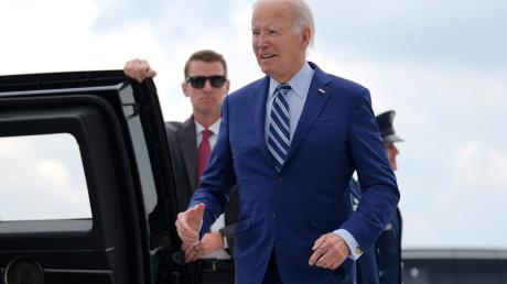 Auf dem Weg zum TV-Studio: US-Präsident Joe Biden tritt in Atlanta gegen Ex-Präsident Donald Trump an.