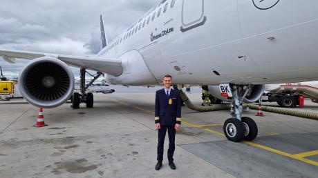 Der Kaufbeurer Johannes Uhl ist Pilot bei der Lufthansa CityLine und fliegt dort vor allem mit Airbussen A319 und A320.