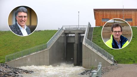 Das ist eines der Hochwasser-Rückhaltebecken, die im Unterallgäu an der Günz entstehen. Das Foto zeigt den Damm und das Betonbauwerk mit den Wehren.