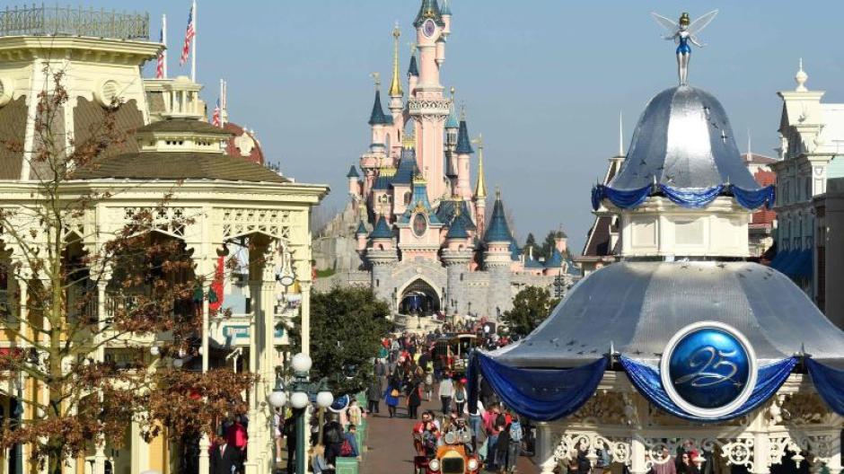Neustart Nach Schliessung Disneyland Paris Empfangt Im Juli Wieder Besucher Augsburger Allgemeine