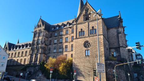 Die Alte Universität von Marburg wurde in der zweiten Hälfte des 19. Jahrhunderts auf den Grundmauern eines Klosters erbaut.