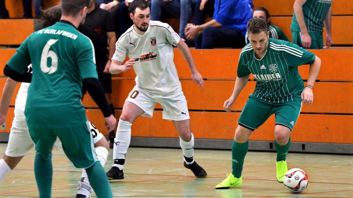 Hallenfußball: Futsal-Ball begeistert die Spieler beim ...