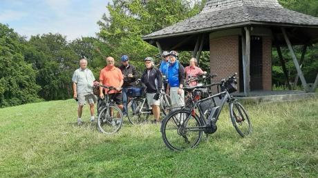 Einen Abstecher zur Europakapelle machten die Windacher Montagsradler diesmal bei ihrer Tour nach Herrsching. 	
