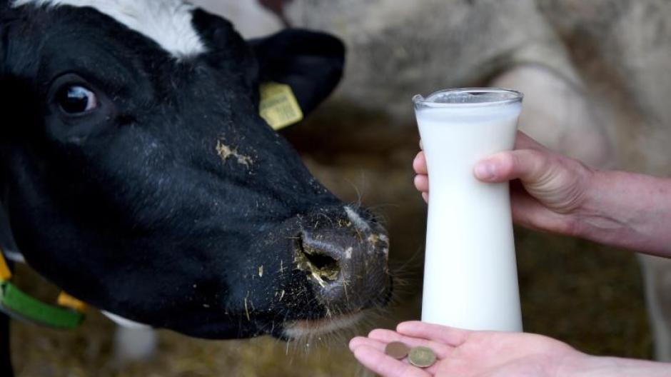 Milchpreis Aldi Macht Den Anfang Milch Wird Wieder Etwas Teurer Augsburger Allgemeine