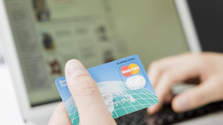 Bargeldloses Bezahlen Kauf Mit Plastik Vor Und Nachteile Von Kreditkarten Augsburger Allgemeine