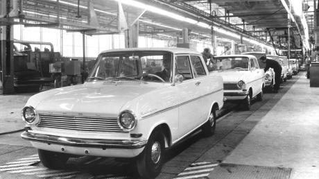 Die Endfertigung des Opel Kadett Modell A: Opel blickt auf 125 Jahre Fahrzeugbau voller gewaltiger Umbrüche zurück.